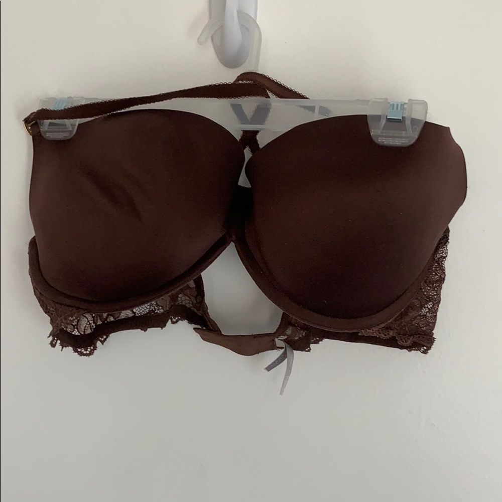38D  Victoria’s Secret Brown Lace Bra